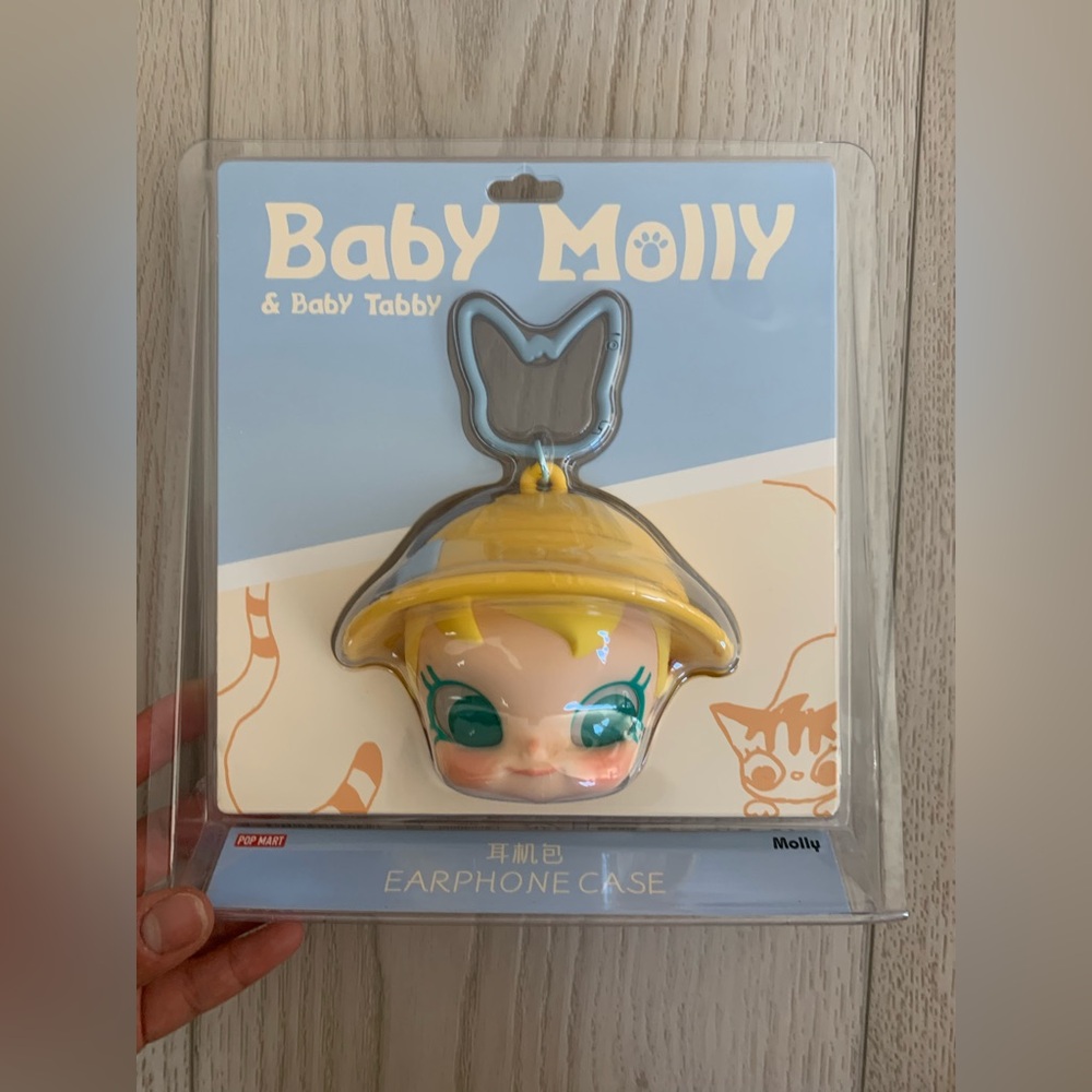 POP MART Baby Molly & Baby Tabby Earphone bag